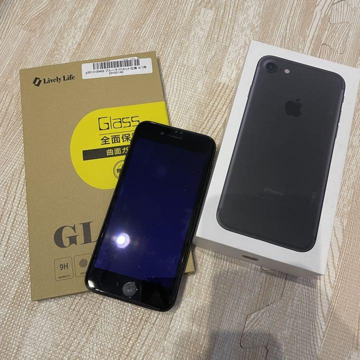 iPhone 7 Black 128 GB SIMフリー アップルスペシャルセール