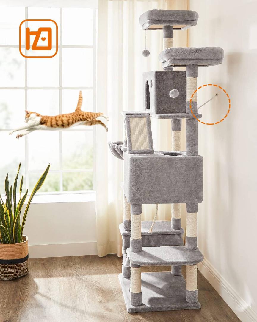 オシャレで2m超のキャットタワー、多頭飼いに最適