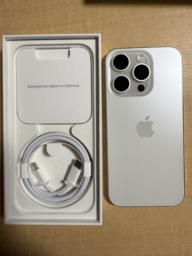 新古品 iPhone15 Pro Max 256GB ホワイトチタニウム SIMフリー