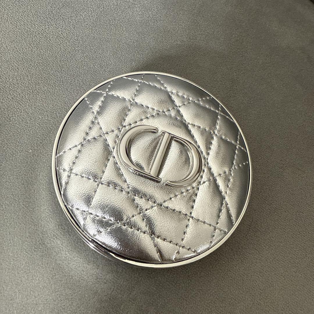dior クッションファンデーション 限定ケース00.5N - メルカリ
