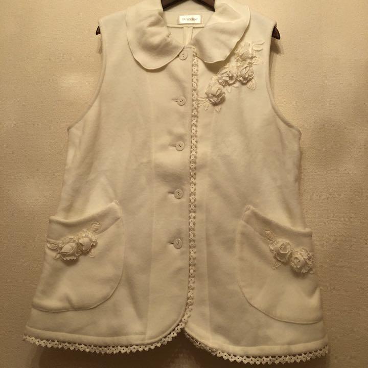 ピアリマーマー　お花ベスト白(新品　未使用)