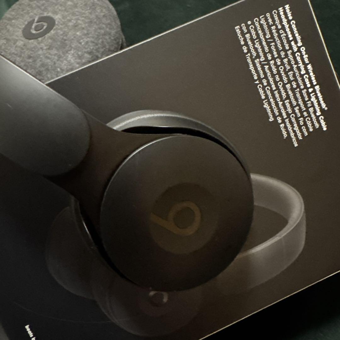 Beats Solo Pro ワイヤレスヘッドホン