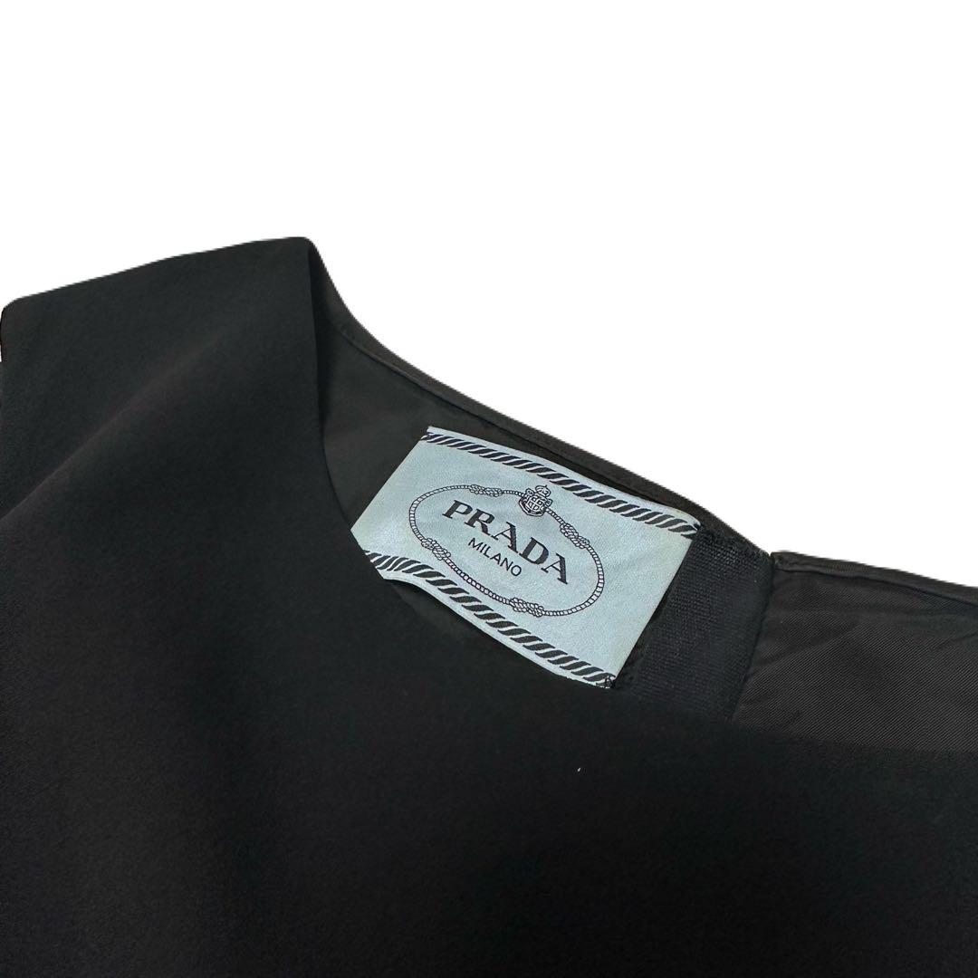 【PRADA】ノースリーブワンピース ブラック エレガント シンプル PRADA】ノースリーブワンピース ブラック エレガント シンプル