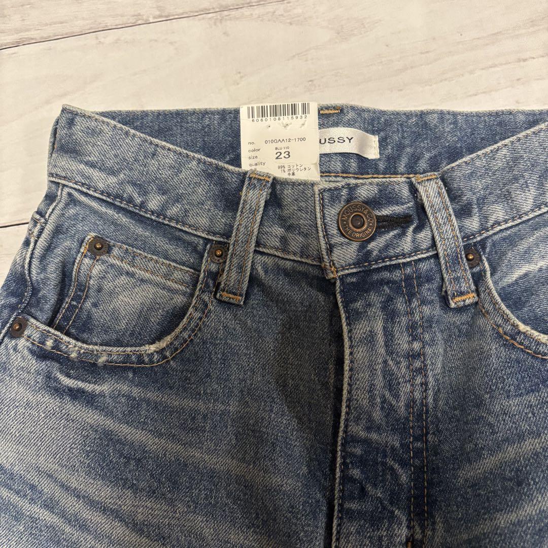 新品タグ付き MOUSSY MVS FLARE 23インチ フレアデニム