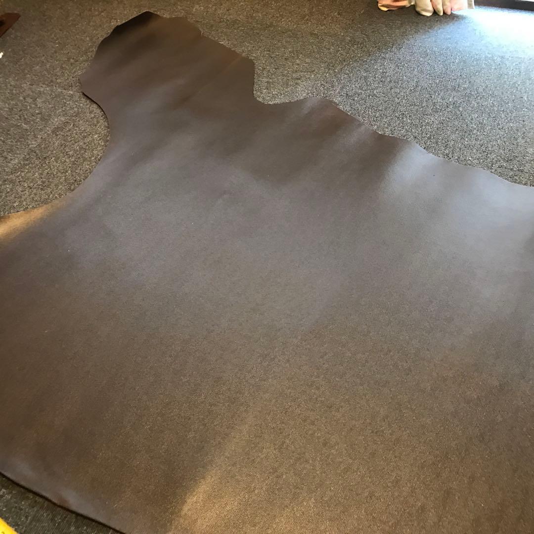 特価品❗️ ブラウン　型押し　牛革　170デシ以上　1、5ミリ厚　綺麗　１枚