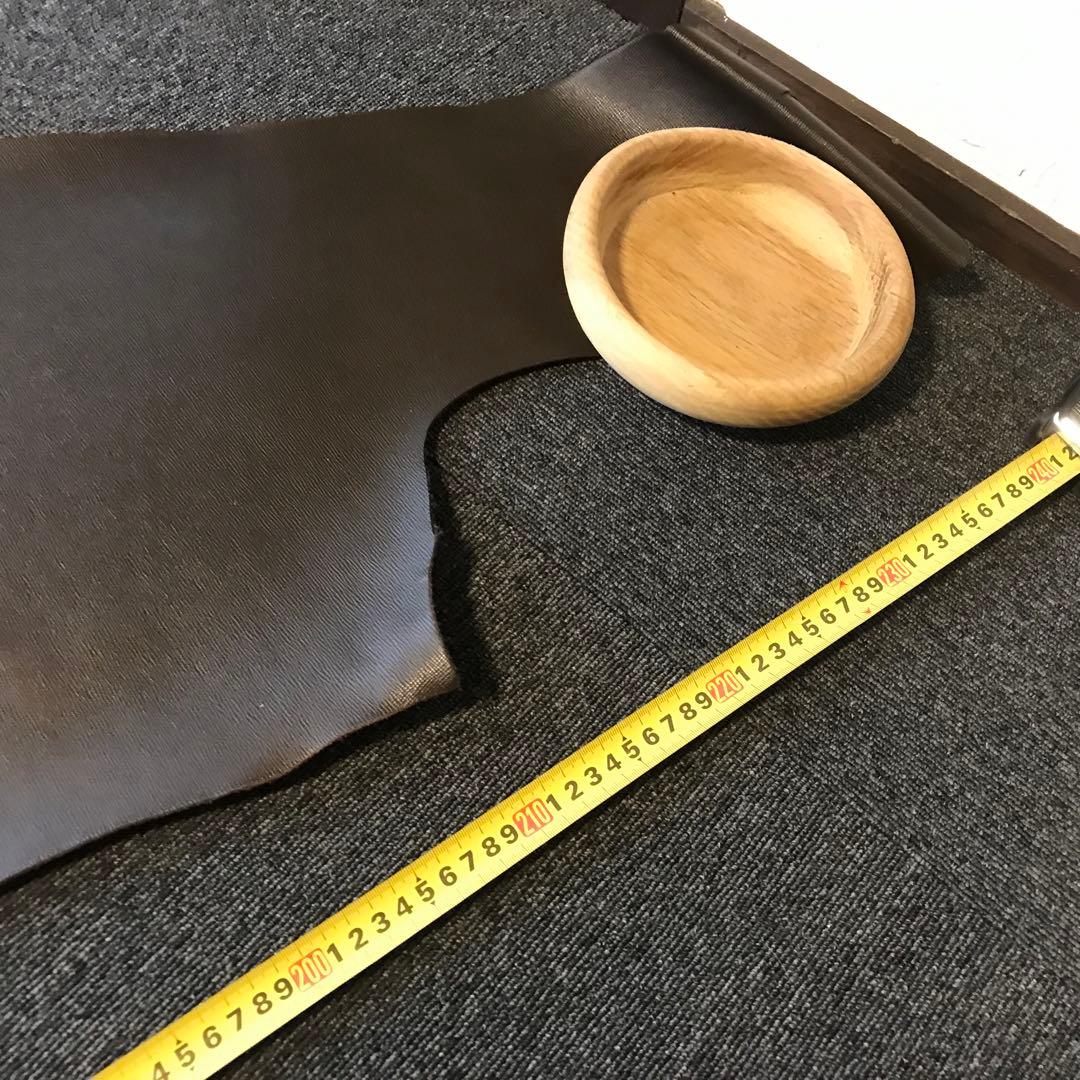 特価品❗️ ブラウン　型押し　牛革　170デシ以上　1、5ミリ厚　綺麗　１枚