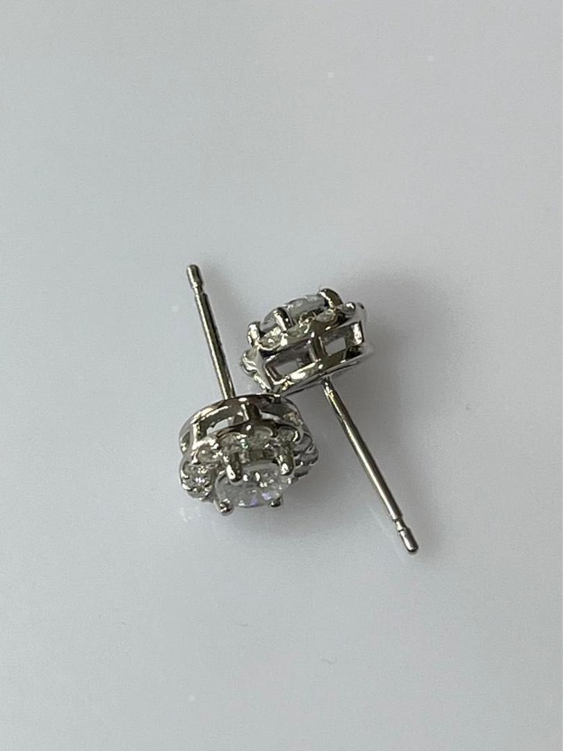 鑑別カード付き　PT 　プラチナ　天然ダイヤモンドトリマキピアス　計０．６ct 鑑別カード付き PT プラチナ 天然ダイヤモンドトリマキピアス 計
