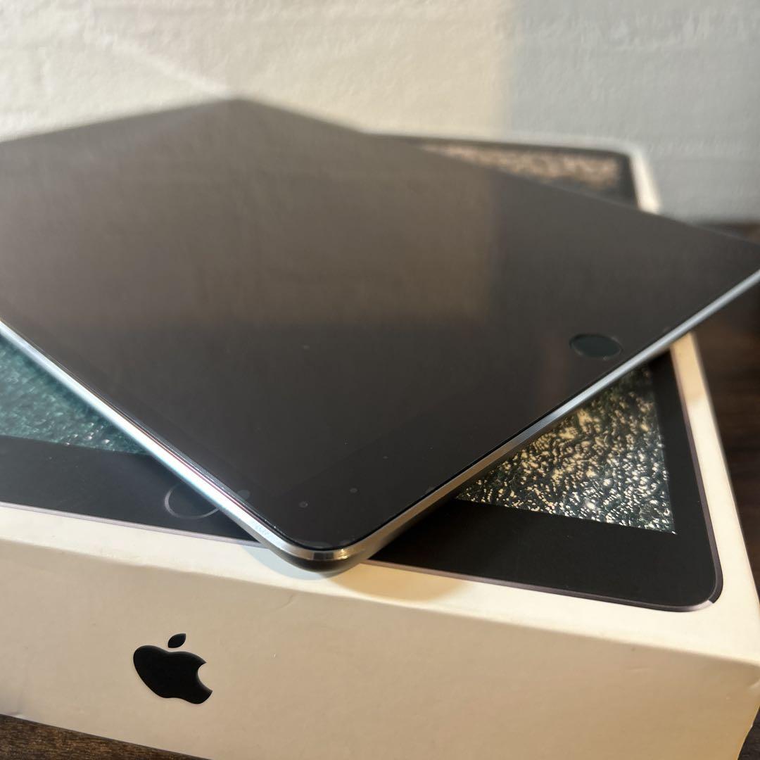 iPad Pro 512GB スペースグレイ MPGH2J/A おまけカバー付き iPad Pro 512GB スペースグレイ MPGH2J/A おまけカバー付き