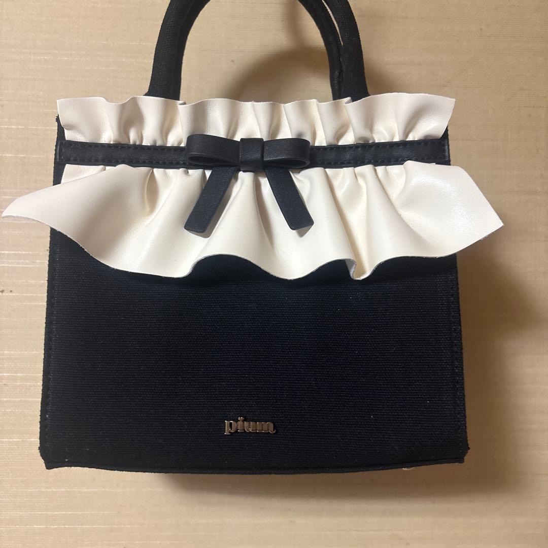 pium フリルリボンスクエアミニトートバッグ ブラック