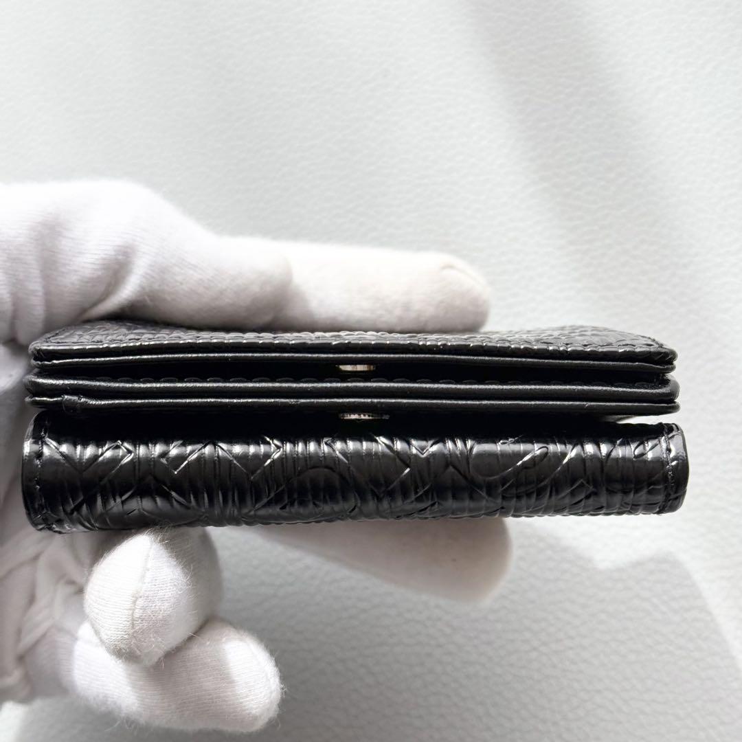 DIESEL ブラック ロゴ エンボス加工レザー三つ折り財布