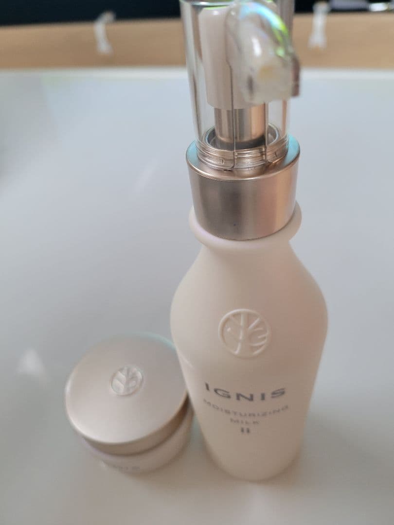 IGNS モイスチュアライジングミルク II クリームIGNIS