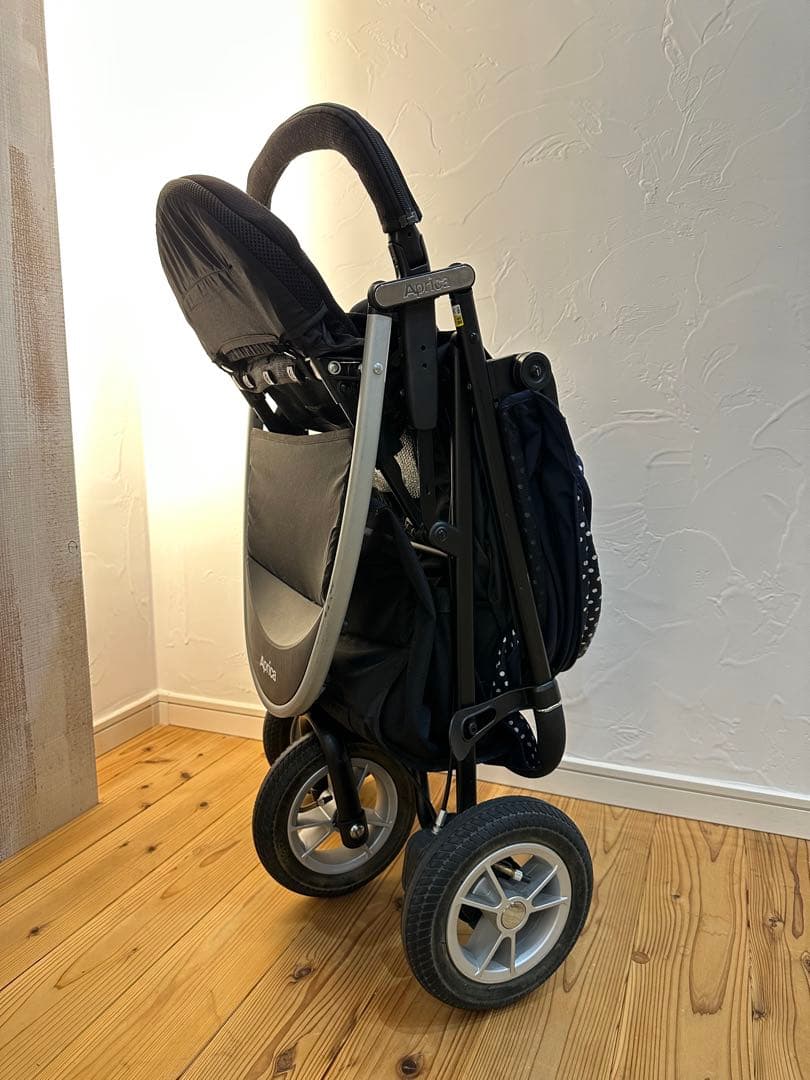 公式の Aprica アップリカSMOOOVE スムーブ 三輪 ベビーカードット