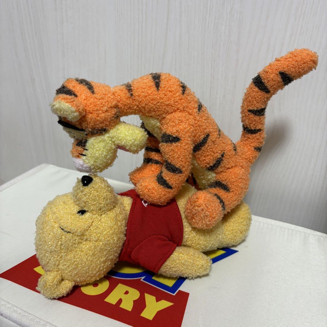 くまのプーさん 赤いほっぺ LLぬいぐるみ 寝そべりポーズ