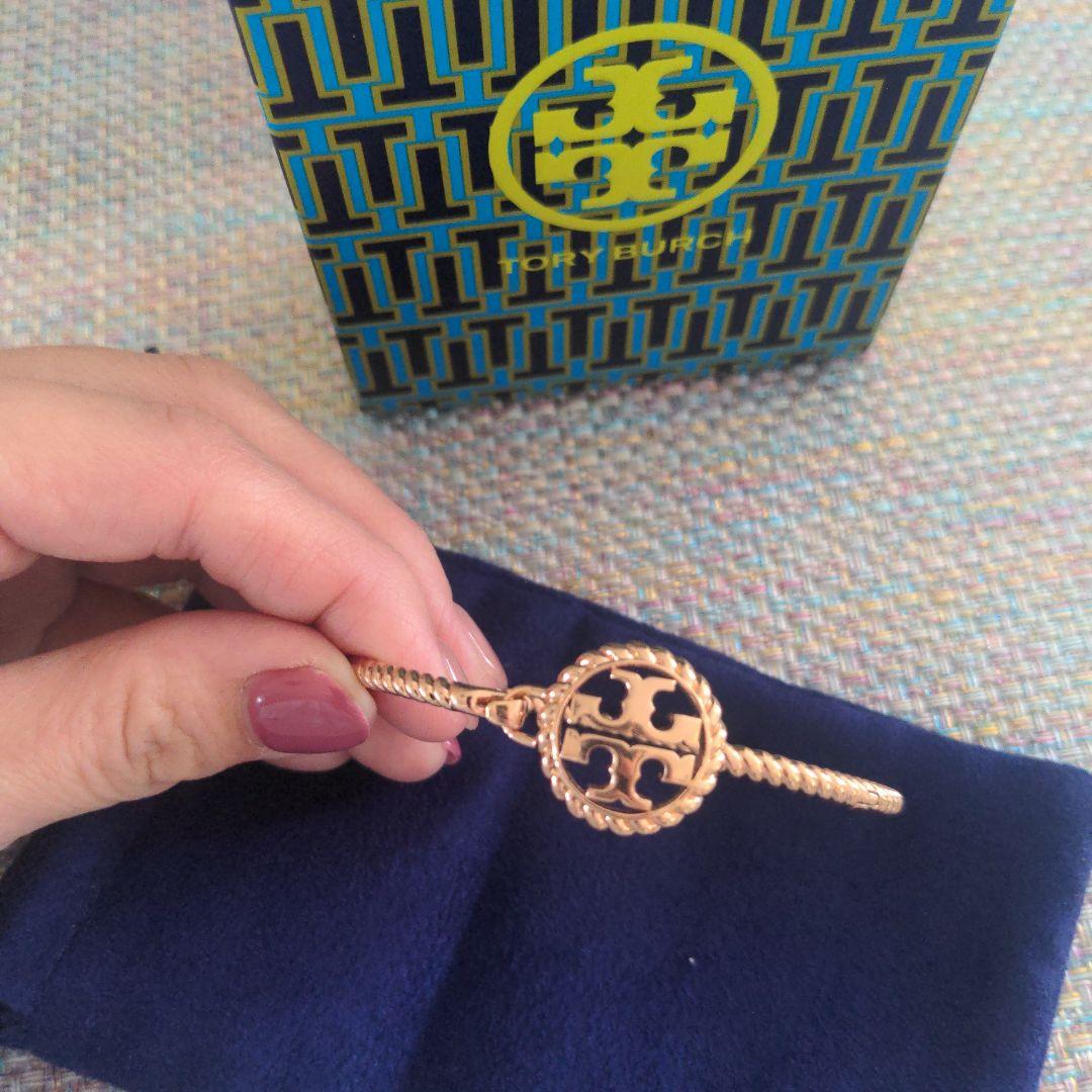 TORYBURCH ブレスレット　ピンクゴールド　ロゴ　バングル