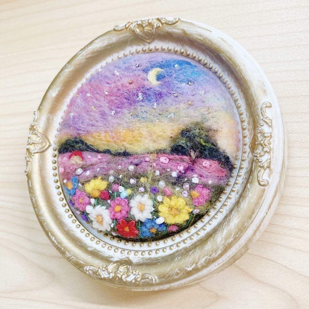 羊毛フェルトブローチ★ハンドメイド★刺繍★ビーズ★色彩豊かなお花達