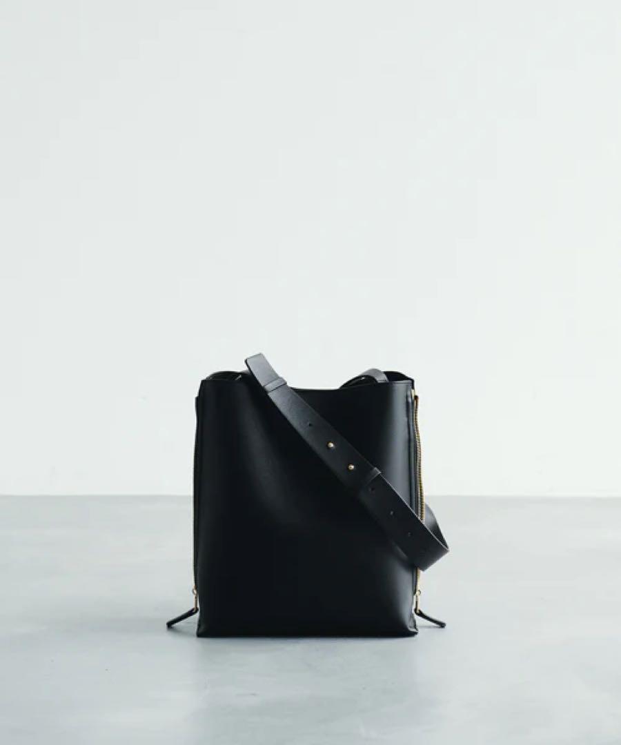 【E'POR】 Y BAG Shoulder L（サイドジップショルダーバッグ）