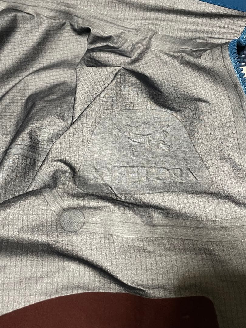 ARC TERYX フード付きジャケット 青 GORE-TEXProXS(SS)・ARC'TERYX HRDEVELOPMENT_JP