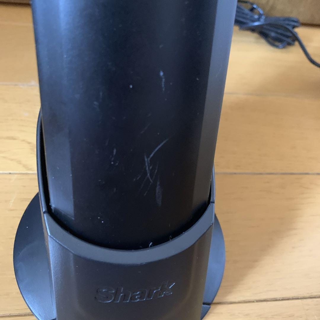 Shark EVOPOWER スティッククリーナー 黒 充電スタンド付き　W20 Shark EVOPOWER スティッククリーナー 黒 充電スタンド付き W20