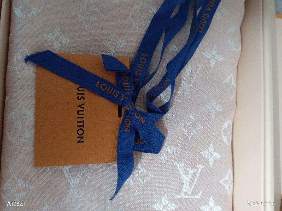LOUIS VUITTON ロゴ柄ストール ピンク Louis Vuitton Logomania Scarf - AWL3719 – Luxury Promise