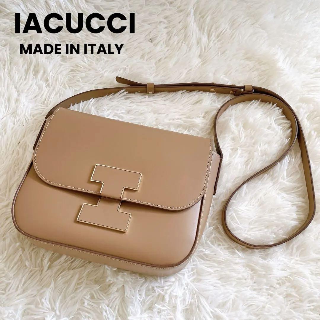 IACUCCI イアクッチ レザー ショルダーバッグ AVA サンドベージュ