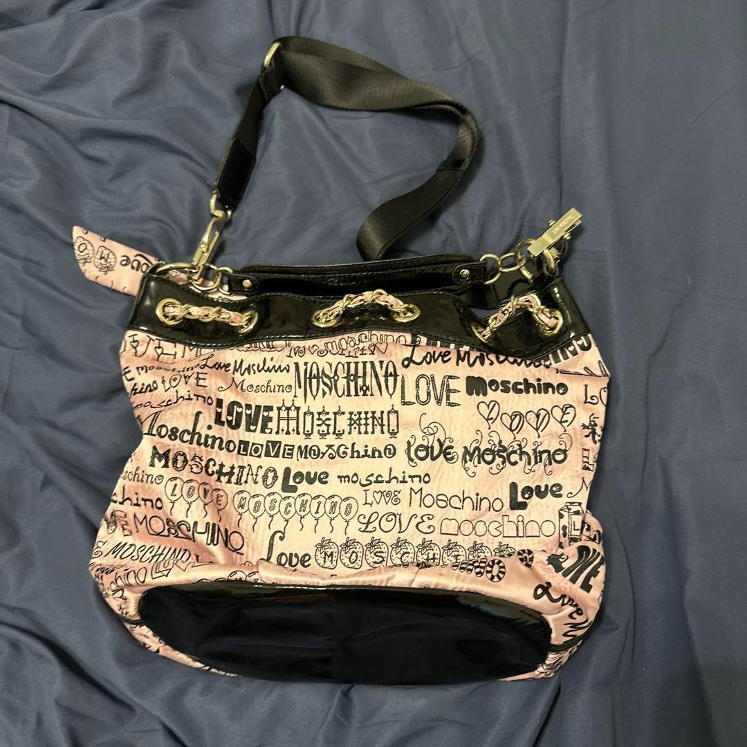 Love MOSCHINO