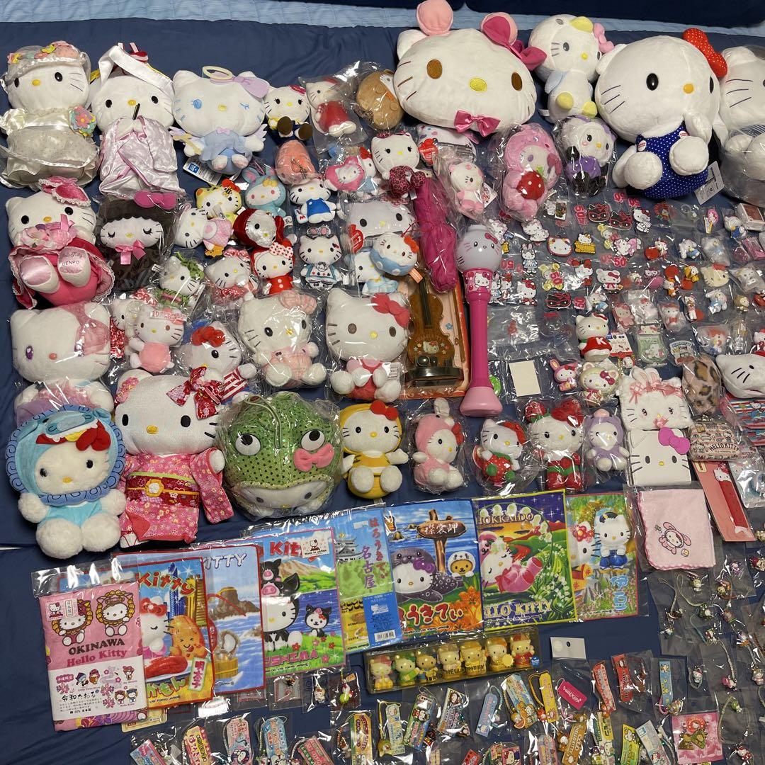 ハローキティ・チャーミーキティ　ご当地　根付け　他　まとめ売り　647点