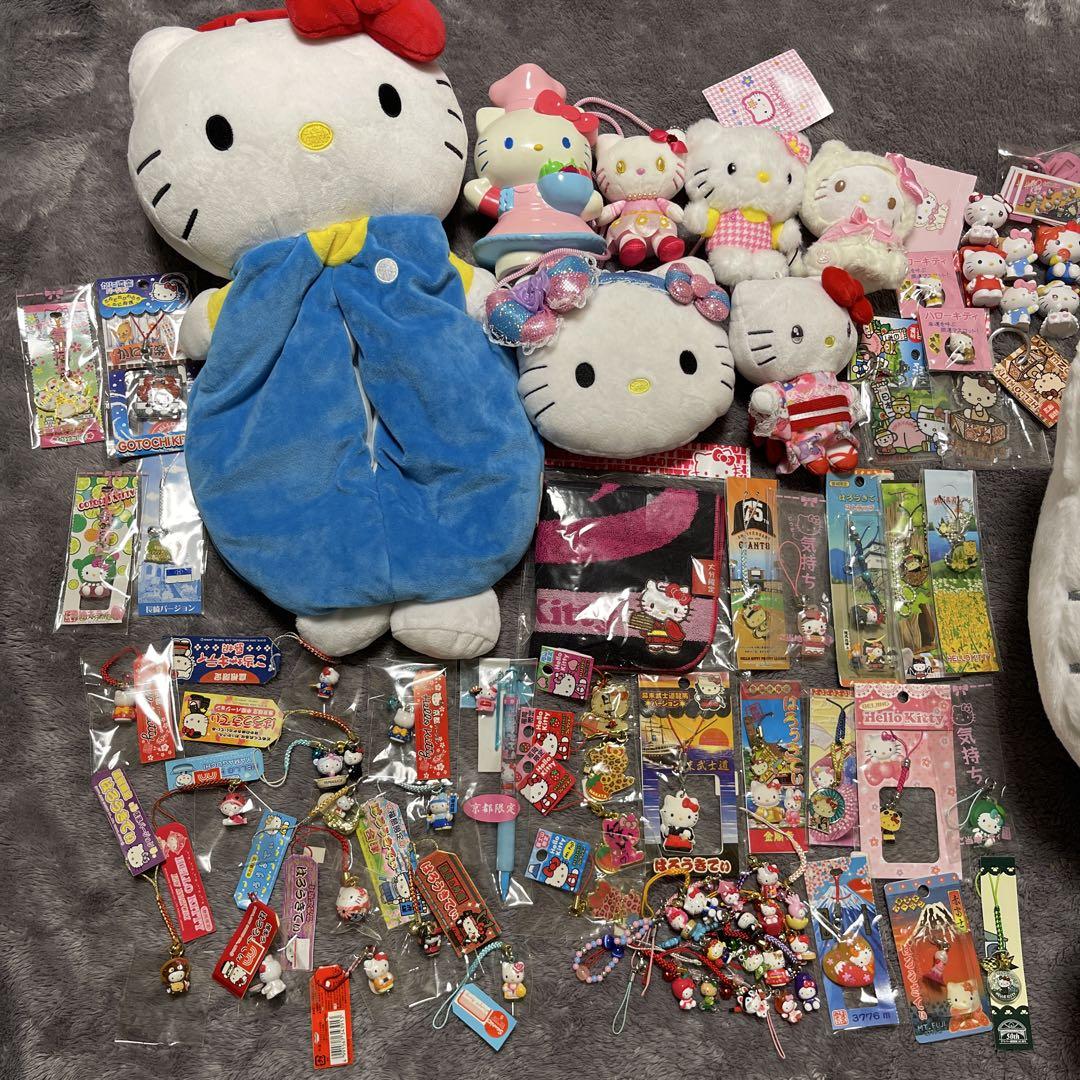 ハローキティ・チャーミーキティ　ご当地　根付け　他　まとめ売り　647点