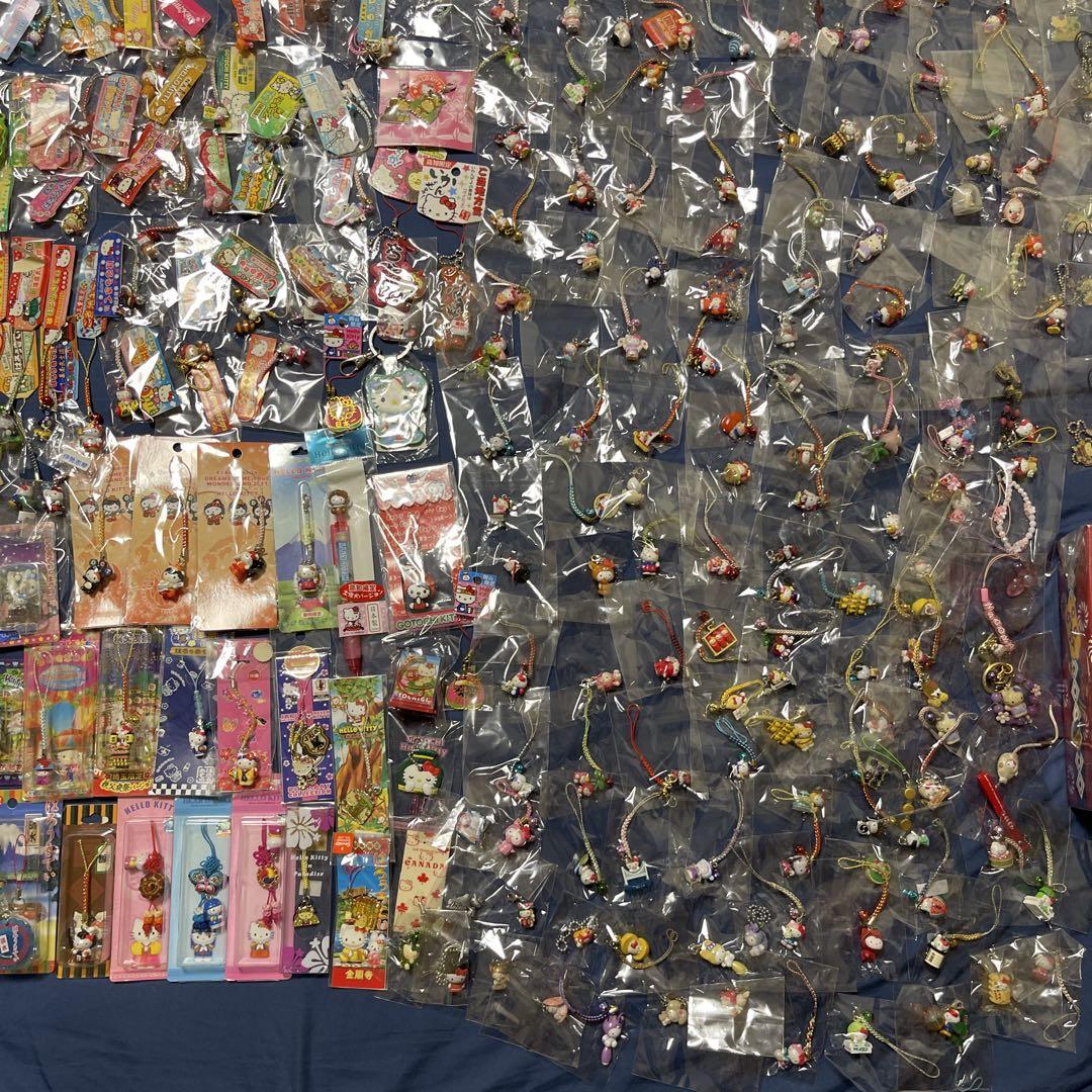 ハローキティ・チャーミーキティ　ご当地　根付け　他　まとめ売り　647点