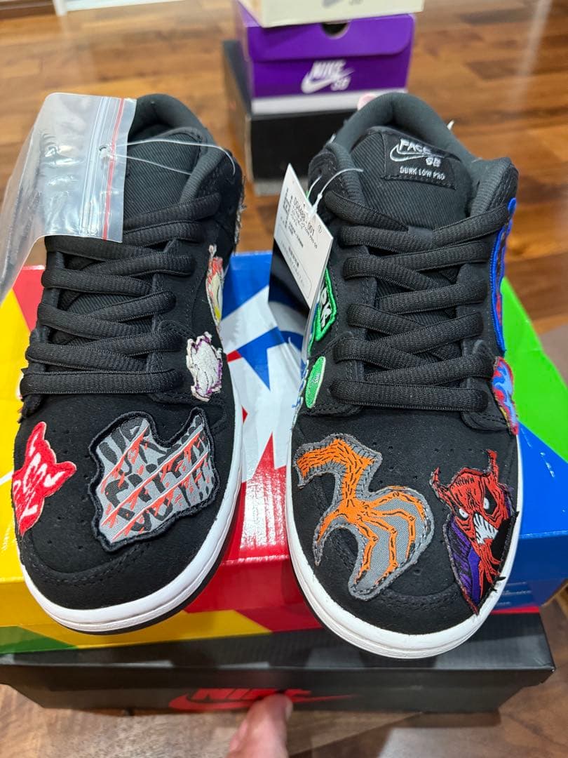 Nike Dunk Low ブラック刺繍デザイン