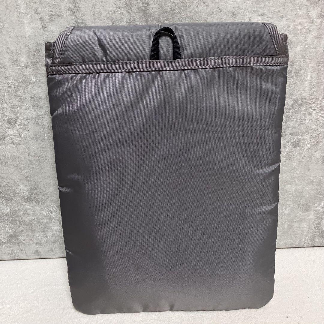 パタゴニア　ATOM TOTE PACK 20L 48125 A4可　PC収納 Amazon.co.jp: [パタゴニア] ATOM TOTE PACK 20L 48125 各色