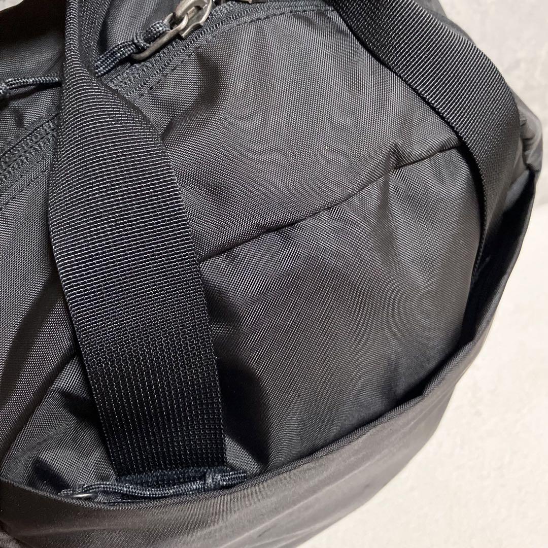 パタゴニア　ATOM TOTE PACK 20L 48125 A4可　PC収納 Amazon.co.jp: [パタゴニア] ATOM TOTE PACK 20L 48125 各色