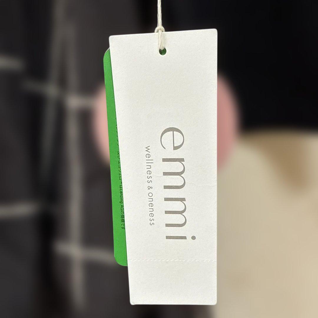 エミ emmi