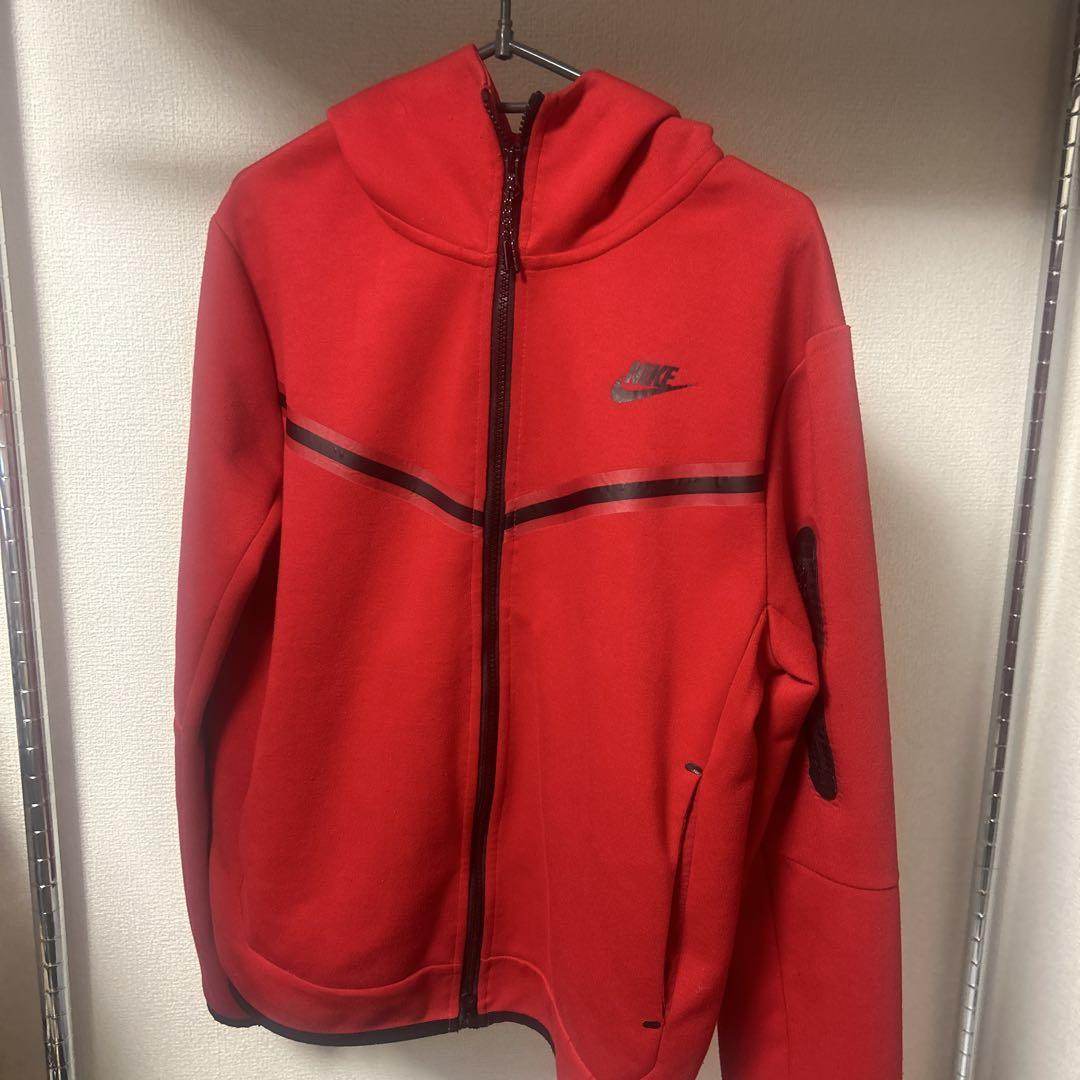 NIKE テックフリース 赤