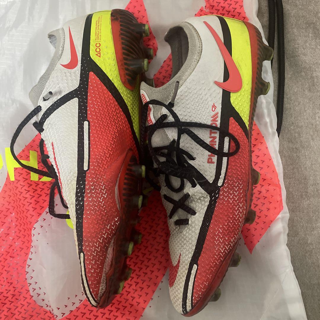 Nike Phantom GT サッカーシューズ グレー/レッド - メルカリ