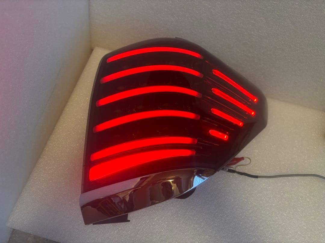 ★ヴァレンティ　テールランプ★valenti REVO★ヴェルファイア★