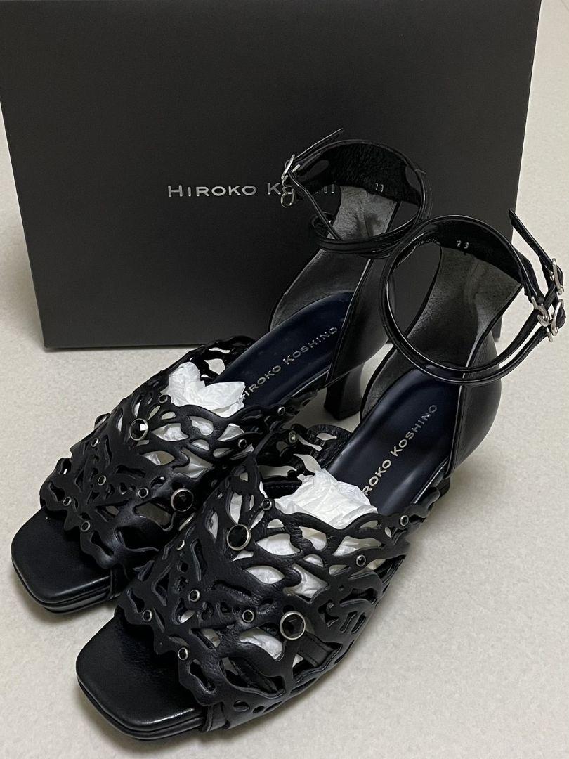 新品 HIROKO KOSHINO アンクルストラップ サンダル 黒 23cm