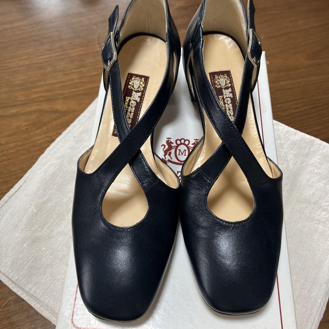 Mezzan boutique 23cm クロスストラップパンプス　ネイビー