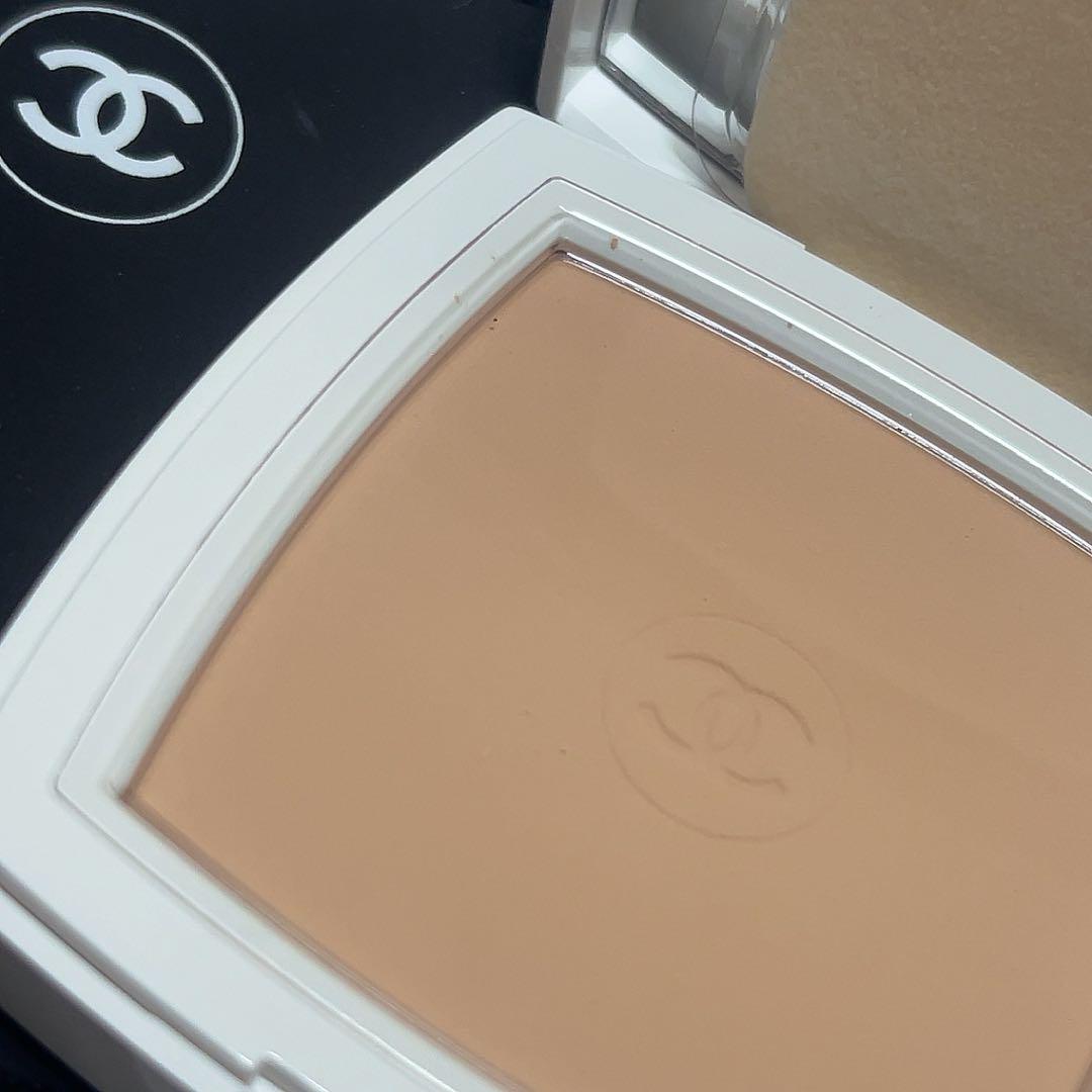 CHANEL LE BLANC パウダーファンデーション ベージュ 12g