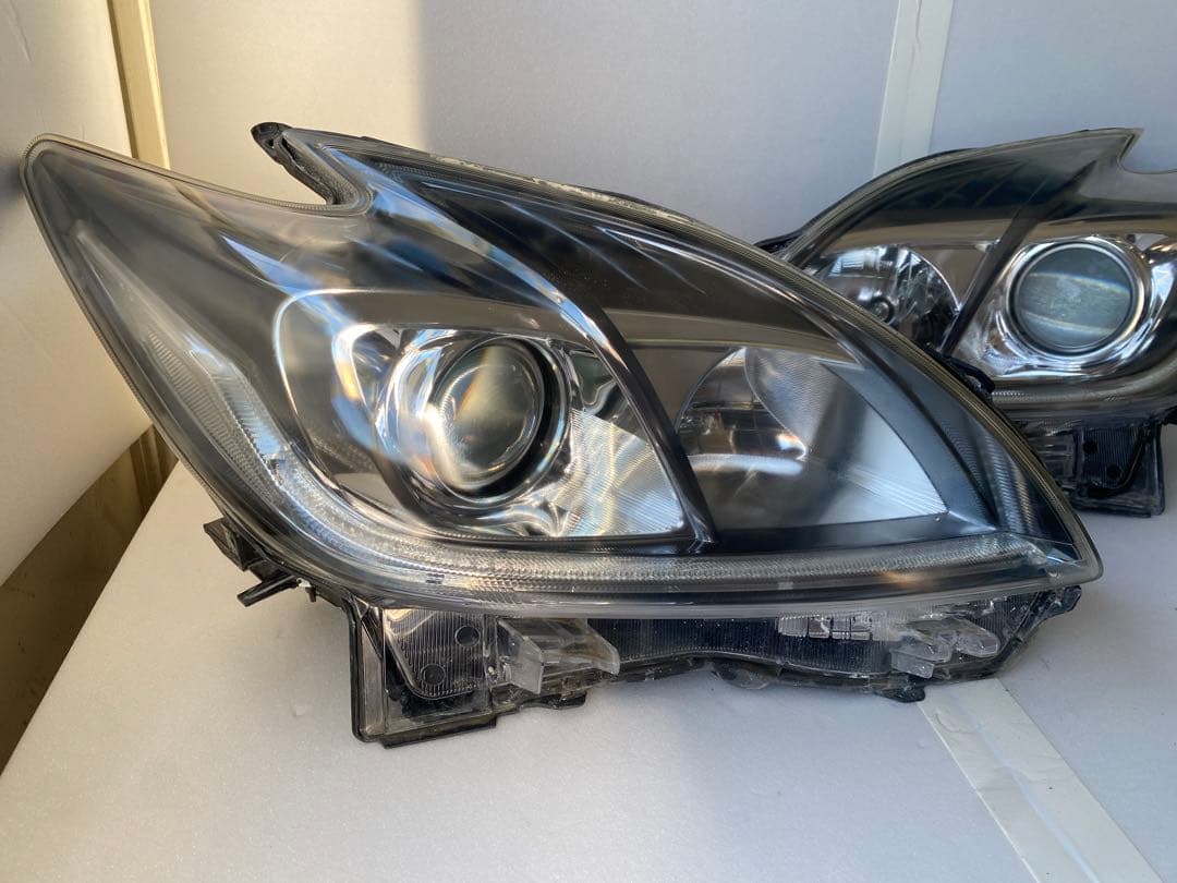 プリウス 30系 前期 純正HID ヘッドライト 左右セット - メルカリ プリウス 30系 前期 純正HID ヘッドライト 左右セット - メルカリ