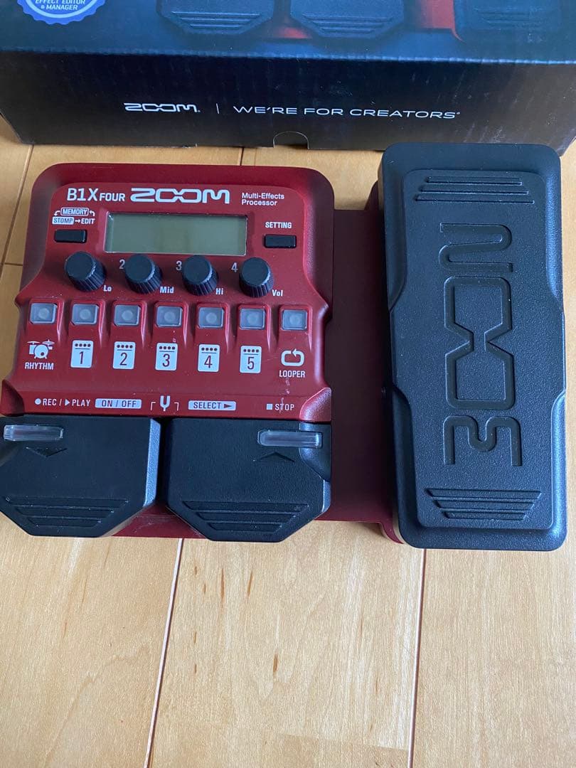 ZOOM B1X FOUR ベースエフェクター