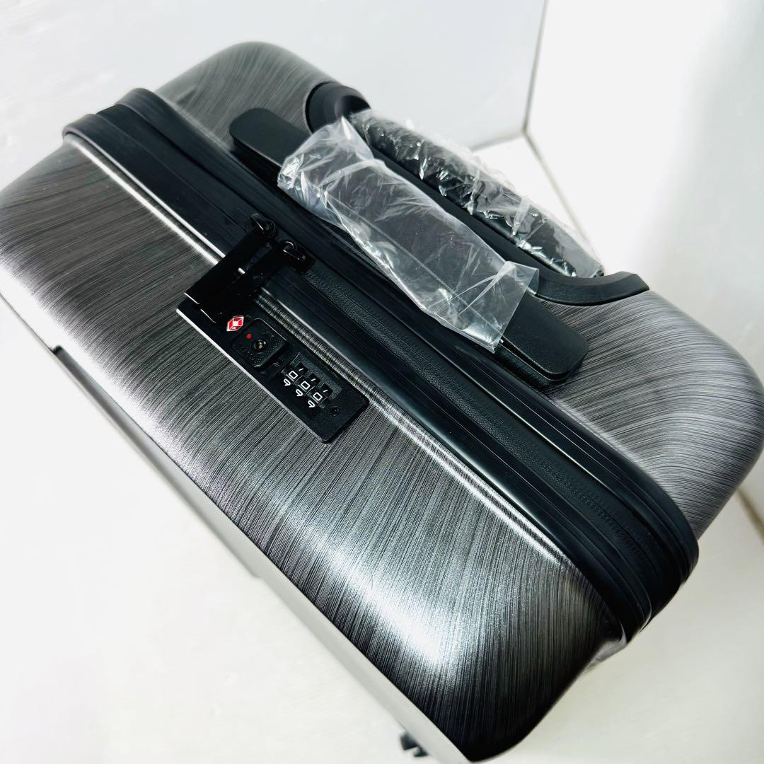 ✨新品・未使用✨ ポルシェ　軽量オリジナル　TSAロック　スーツケース　機内OK 新品未使用品】ポルシェ 軽量オリジナル TSAロック スーツケース