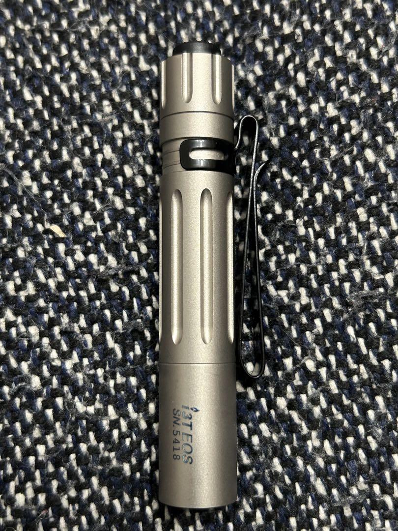 OLIGHT i3T EOS : 縦線バージョン (チタン合金製) ★限定品★