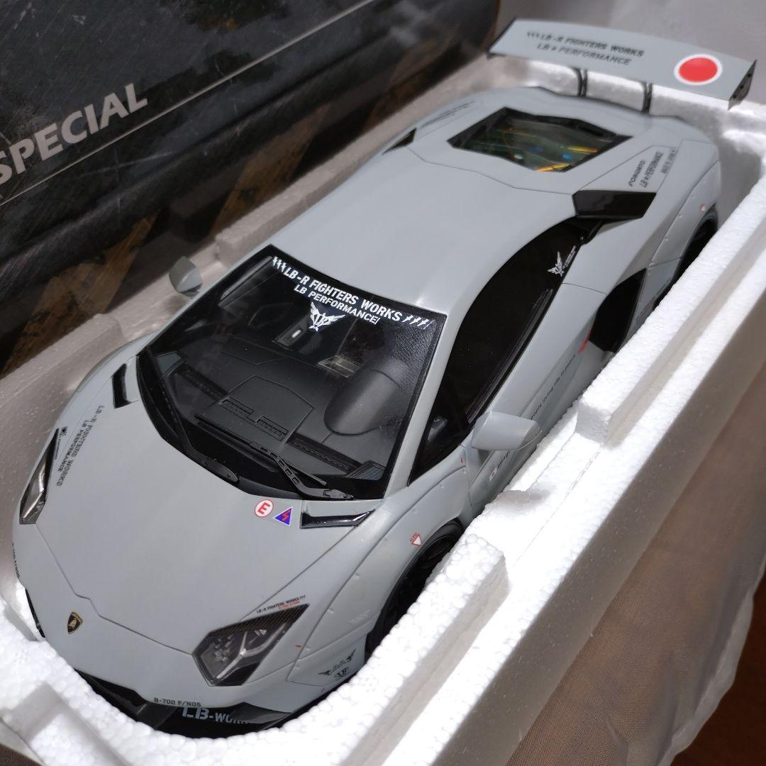 モデルカー京商「ランボルギーニ アヴェンタドール」戦闘機 グレー 1/18