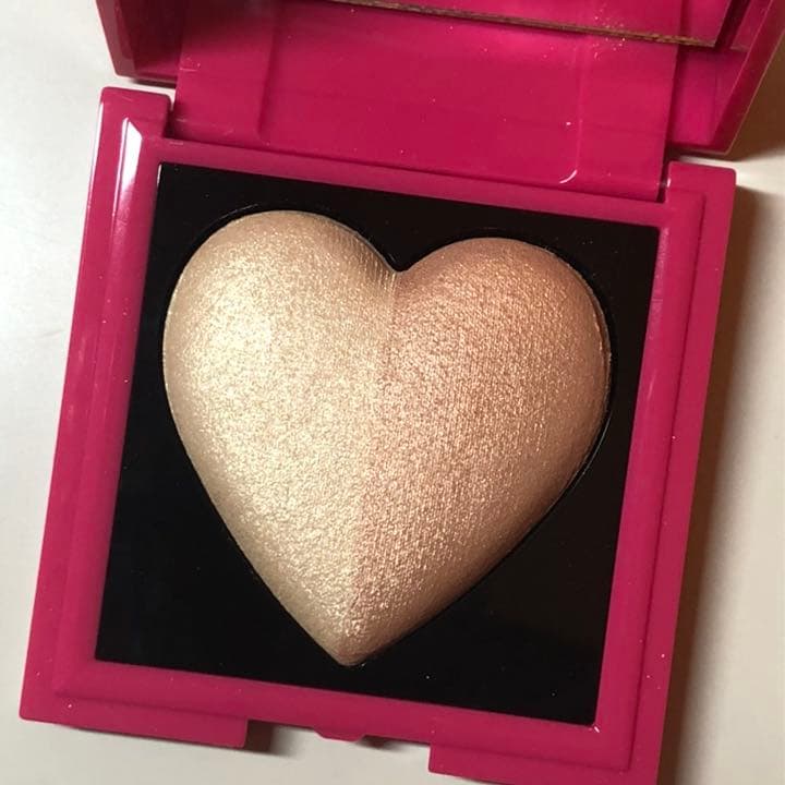 メルカリ イタリアコスメ Kiko Milano 2色ハイライター チーク 1 600 中古や未使用のフリマ