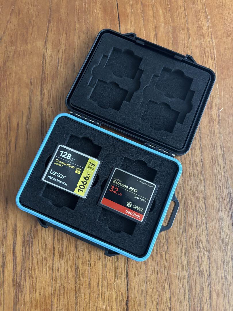 コンパクトフラッシュ　CFカード　128GB 32GB