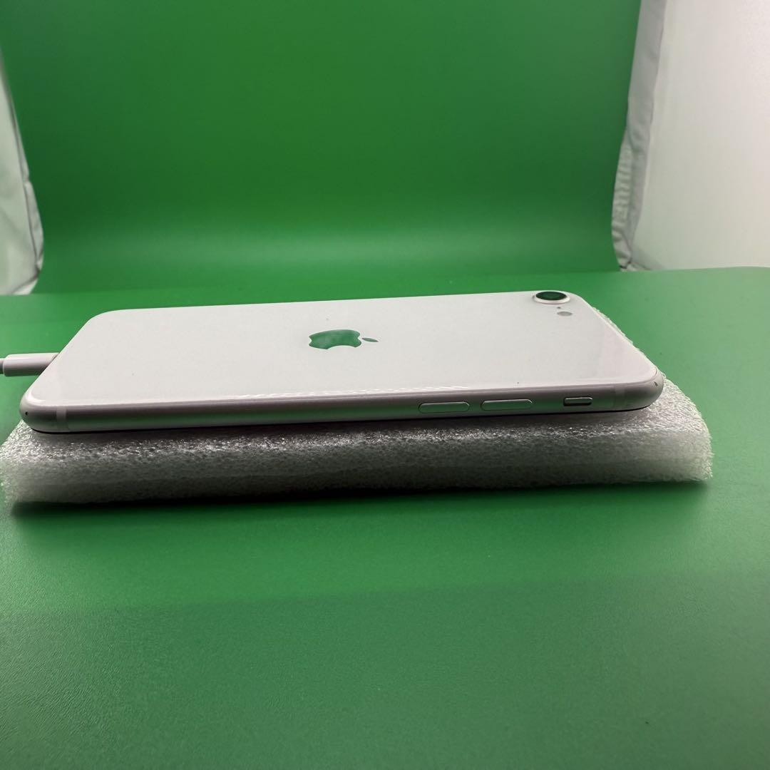 バッテリー100%】iPhone SE2 64GB ホワイト
