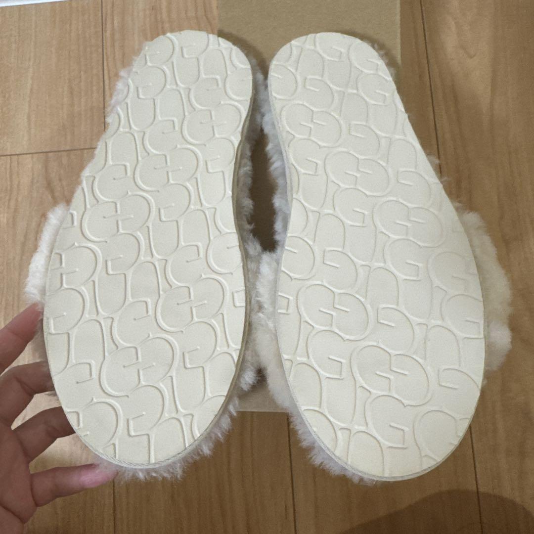 UGG Fluff Slide II サンダル