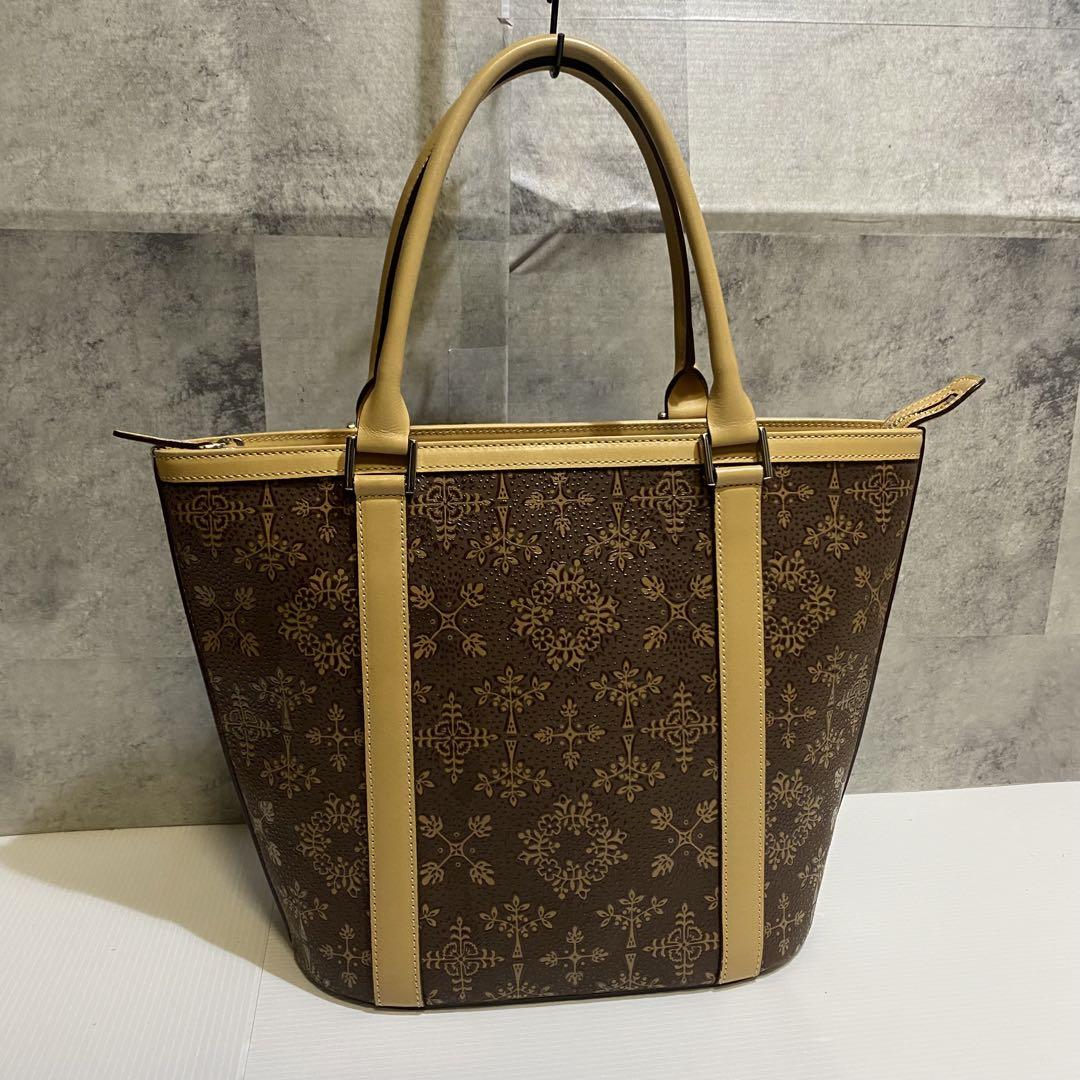 定価40万 LOUIS VUITTON 22AW LVロゴ金ボタン リブニット トップス