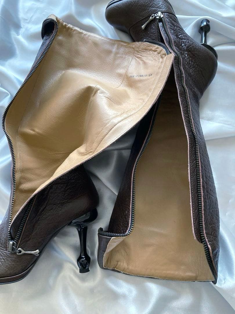 Tyake tyoke 変形ヒール レザーロングブーツ23.0 美品 Tyake tyoke 変形ヒール レザーロングブーツ23.0 美品