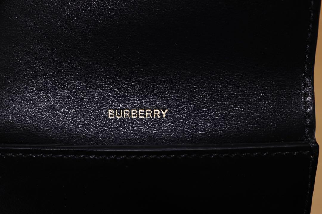 Burberry バーバリー